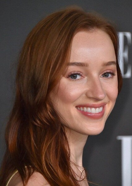 Phoebe Dynevor photo