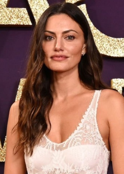 Phoebe Tonkin photo