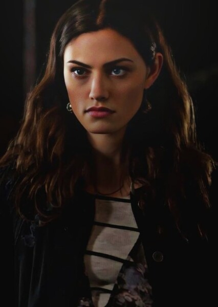 Phoebe Tonkin photo
