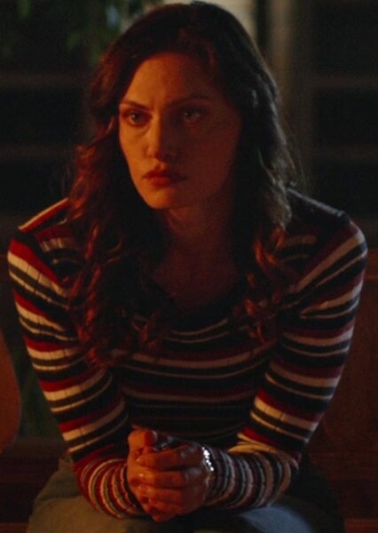 Phoebe Tonkin photo