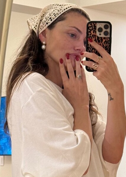 Phoebe Tonkin photo