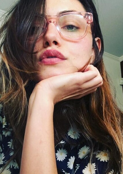Phoebe Tonkin photo