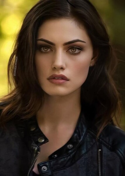 Phoebe Tonkin photo