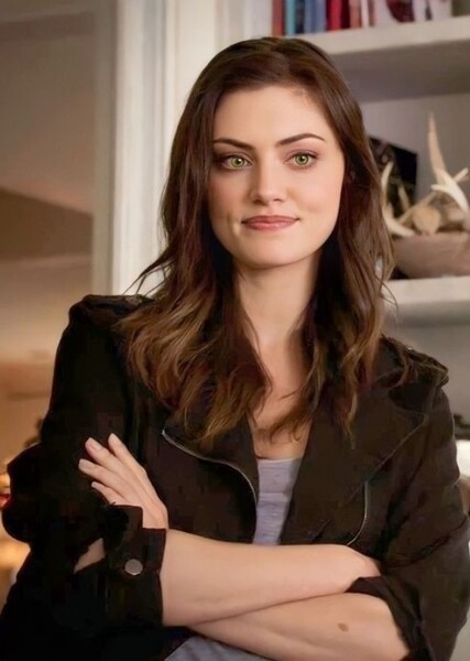 Phoebe Tonkin photo