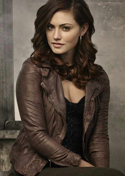 Phoebe Tonkin photo