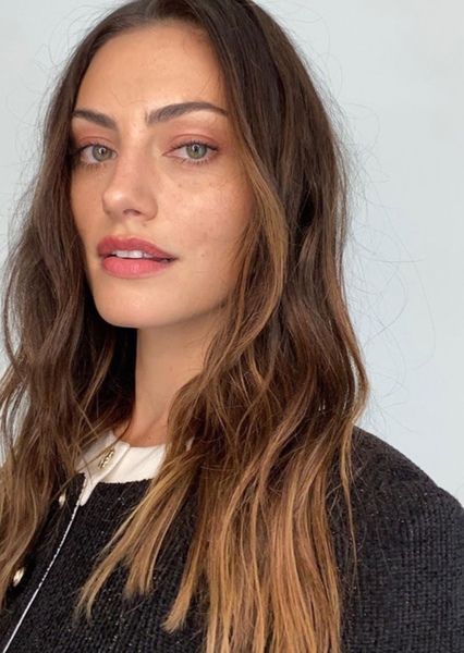Phoebe Tonkin photo