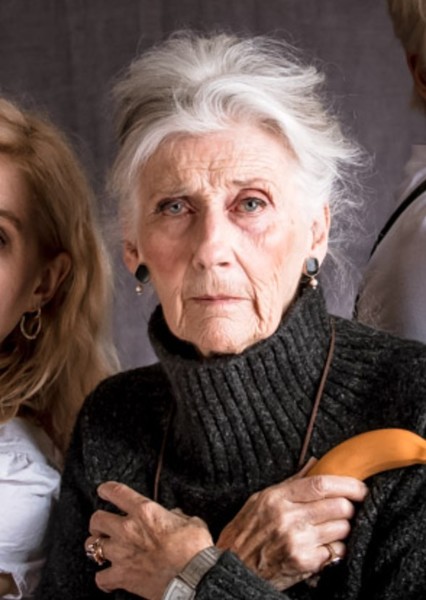 Phyllida Law photo