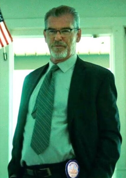 Pierce Brosnan photo