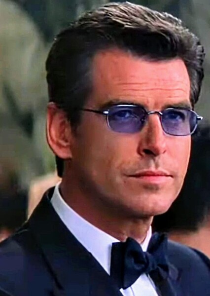 Pierce Brosnan photo