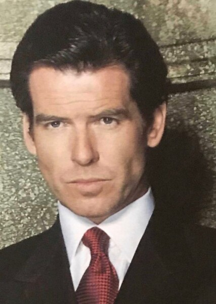Pierce Brosnan photo