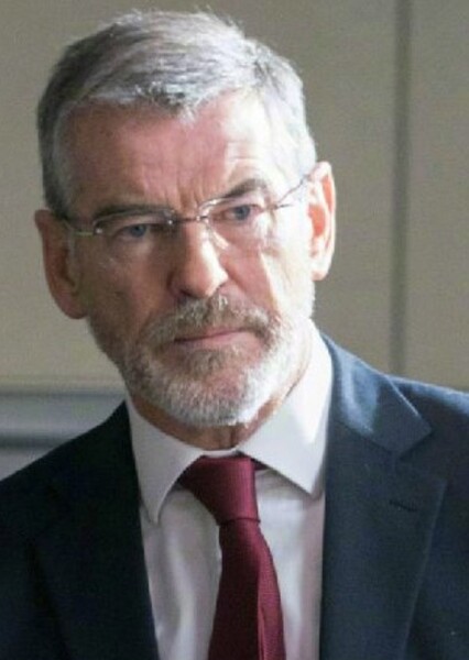 Pierce Brosnan photo