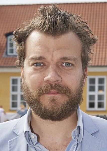 Pilou Asbæk photo