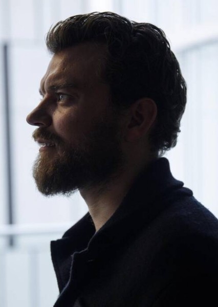 Pilou Asbæk photo