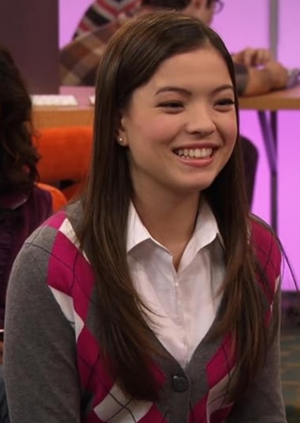 Piper Curda photo