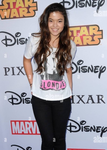 Piper Curda photo