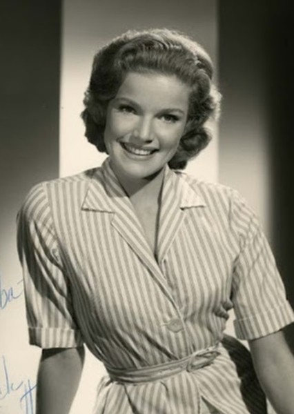 Pippa Scott photo