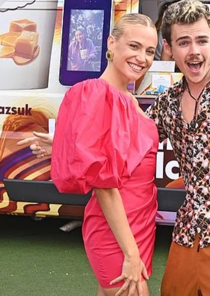 Pixie Lott photo