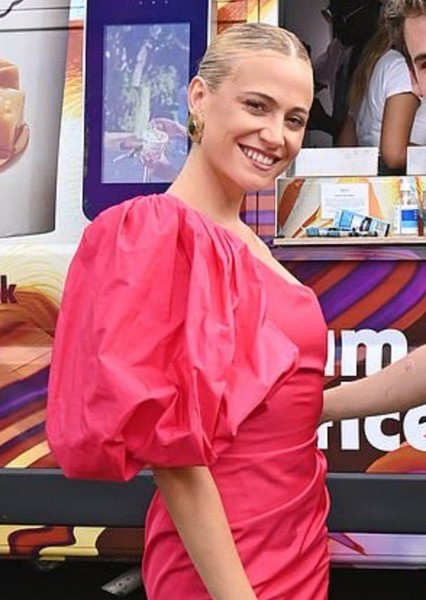 Pixie Lott photo