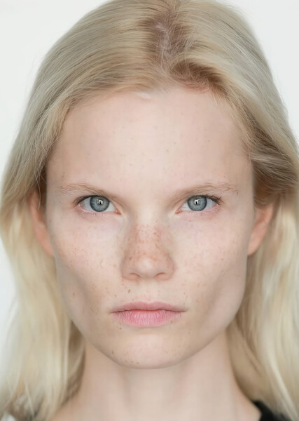 Polina Oganicheva photo