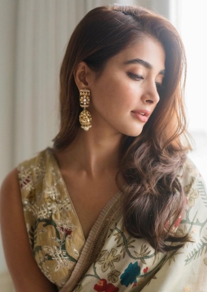 Pooja Hegde photo