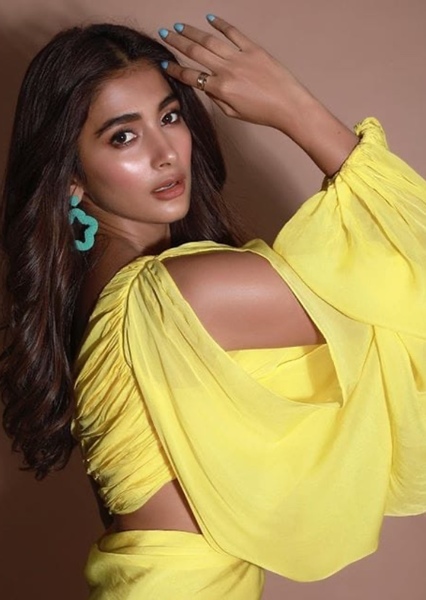 Pooja Hegde photo