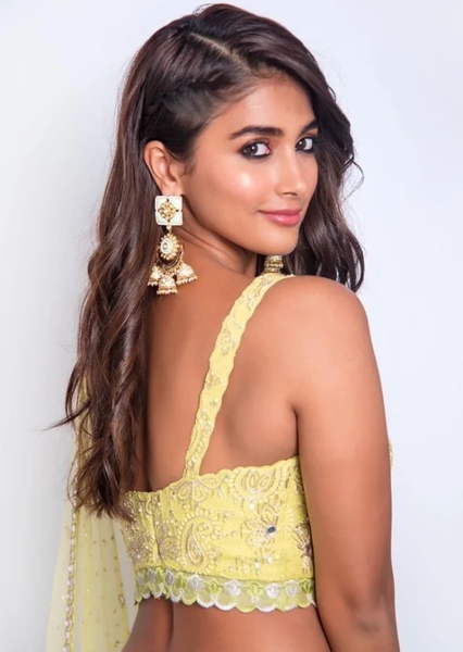 Pooja Hegde photo