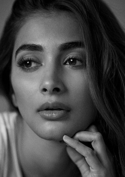 Pooja Hegde photo
