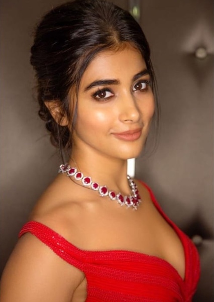 Pooja Hegde photo