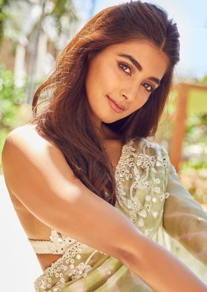 Pooja Hegde photo