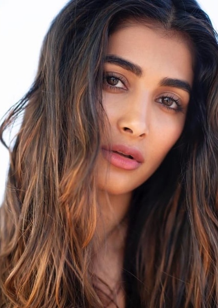 Pooja Hegde photo