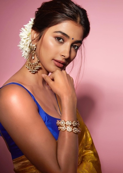 Pooja Hegde photo