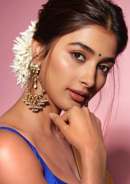 Pooja Hegde photo