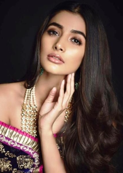 Pooja Hegde photo