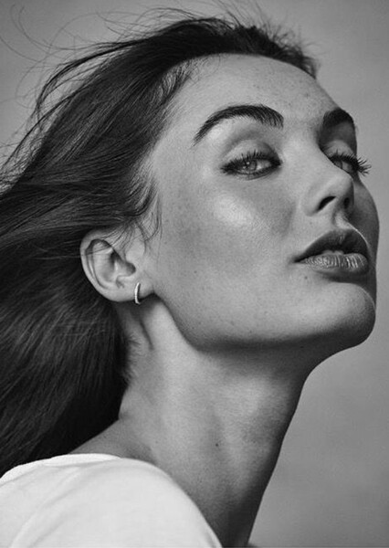 Poppy Corby-Tuech photo