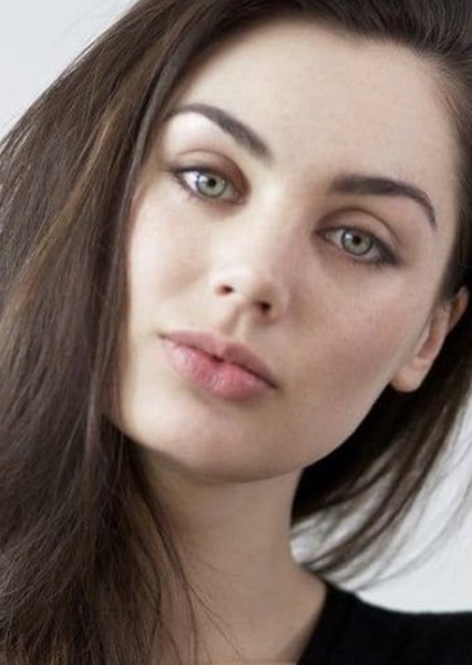 Poppy Corby-Tuech