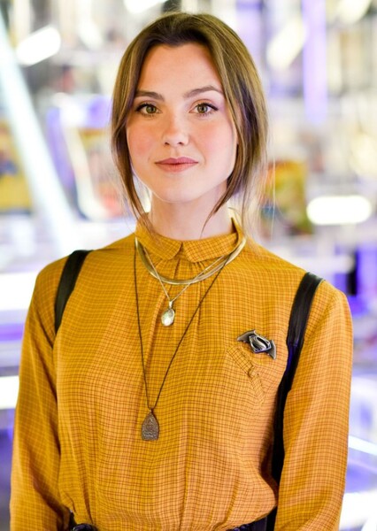 Poppy Drayton photo