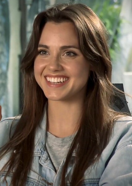 Poppy Drayton photo