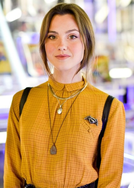 Poppy Drayton photo
