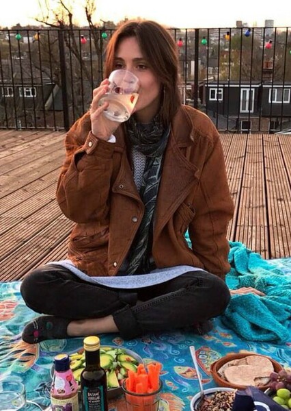 Poppy Drayton photo
