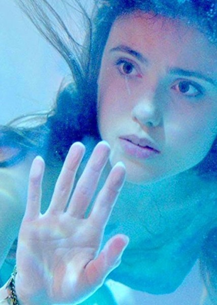 Poppy Drayton photo