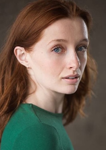 Poppy Gilbert photo