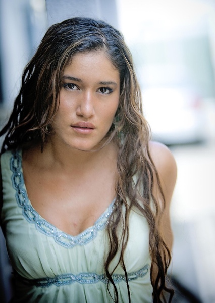 Q'orianka Kilcher photo