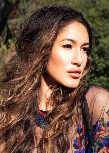 Q'orianka Kilcher photo
