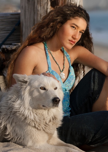 Q'orianka Kilcher photo