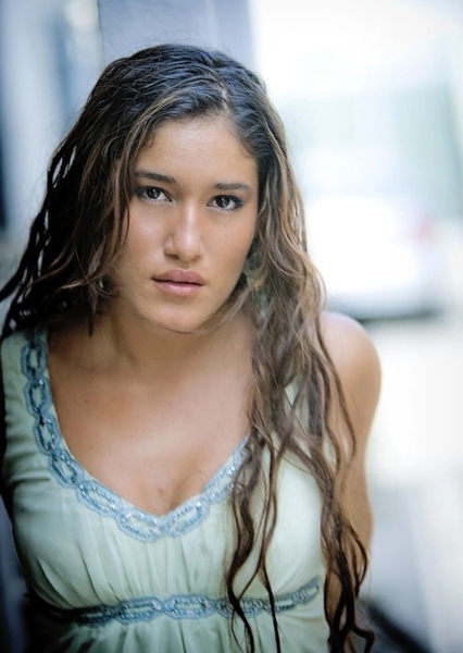 Q'orianka Kilcher photo