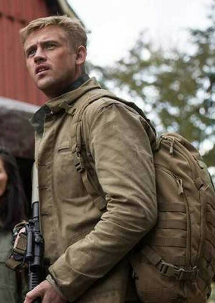 Quinn McKenna (The Predator) photo
