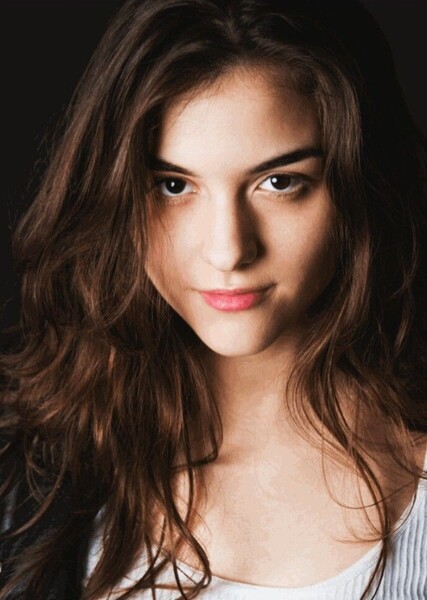 Quinn Shephard photo