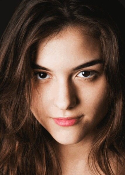 Quinn Shephard photo