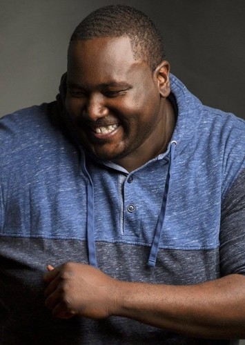 Quinton Aaron photo
