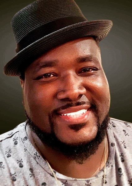 Quinton Aaron photo